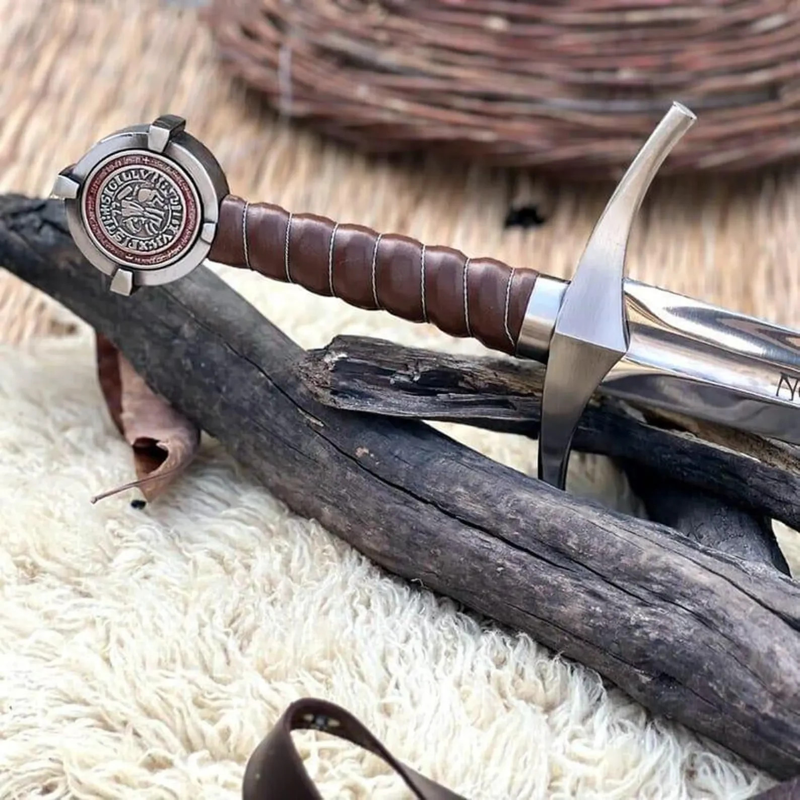 Accolade Sword of the Knights Templar Replica Medieval Crusader Sword n Scabbard