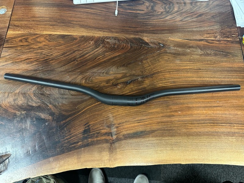 OneUp Carbon Handlebars 35mm rise - 800mm wide  - 35mm clamp  -  BRAND NEW!