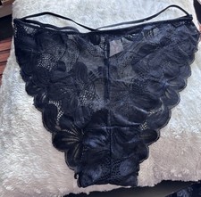 KNOTTY KNICKERS XXl. Black Lace Panties With Crossings straps In The Back