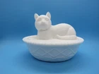 Vintage Westmoreland? White Milk Glass Cat/Kitten on Nest Covered Trinket Dish