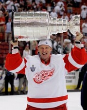 Dominik Hasek Detroit Red Wings UNSIGNED 11x14 Photo