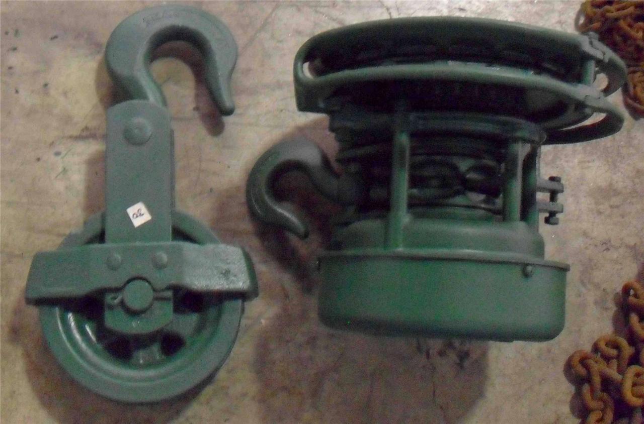 Yale 11/2 Ton Spur Geared Block w/ Chains & 3Ton Hoist Hook 125 526