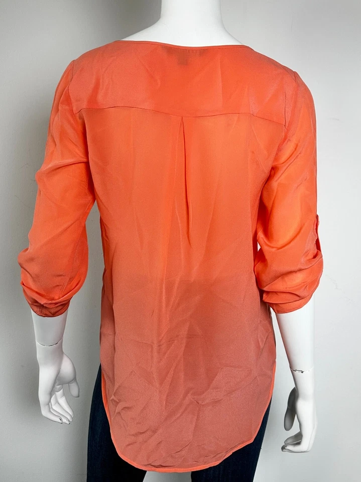 Blusa manga curta Dora Landa seda pêssego Jeremy tamanho XS - Imagem 3 de 4