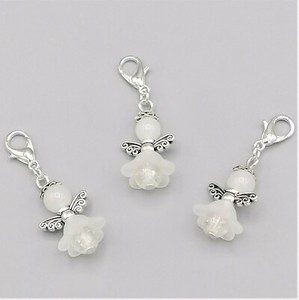 Bastelset 25 Weisse Schutzengel Glucksbringer Charm Perlen Engel Anhanger Basteln Ebay