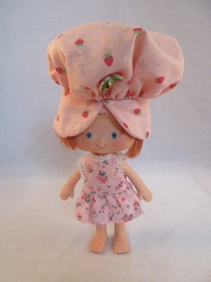 Vintage 1980 s Strawberry Shortcake Doll with Hat, good condition