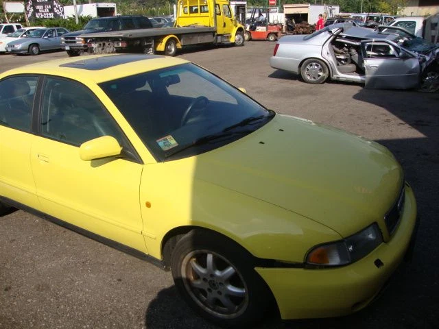 Marcador lateral de canto/parque atrás do pneu dianteiro compatível com 96-99 AUDI A4 249512 - Imagem 3 de 4