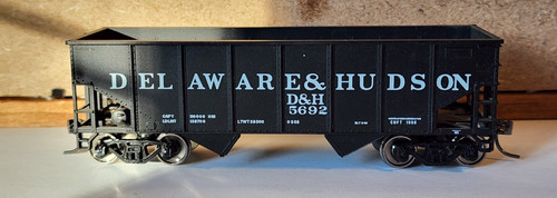 Tolva de 2 bahías Delaware and Hudson RR 5692 ruedas de metal Athearn Kadee Built HO | Zustand: Used