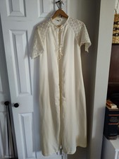 Vintage Christian Dior Saks Fifth Avenue Lace cap sleeve Silky Robe Pockets