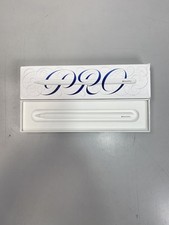 Apple Pencil Pro - Dark Blue Box - White Pencil