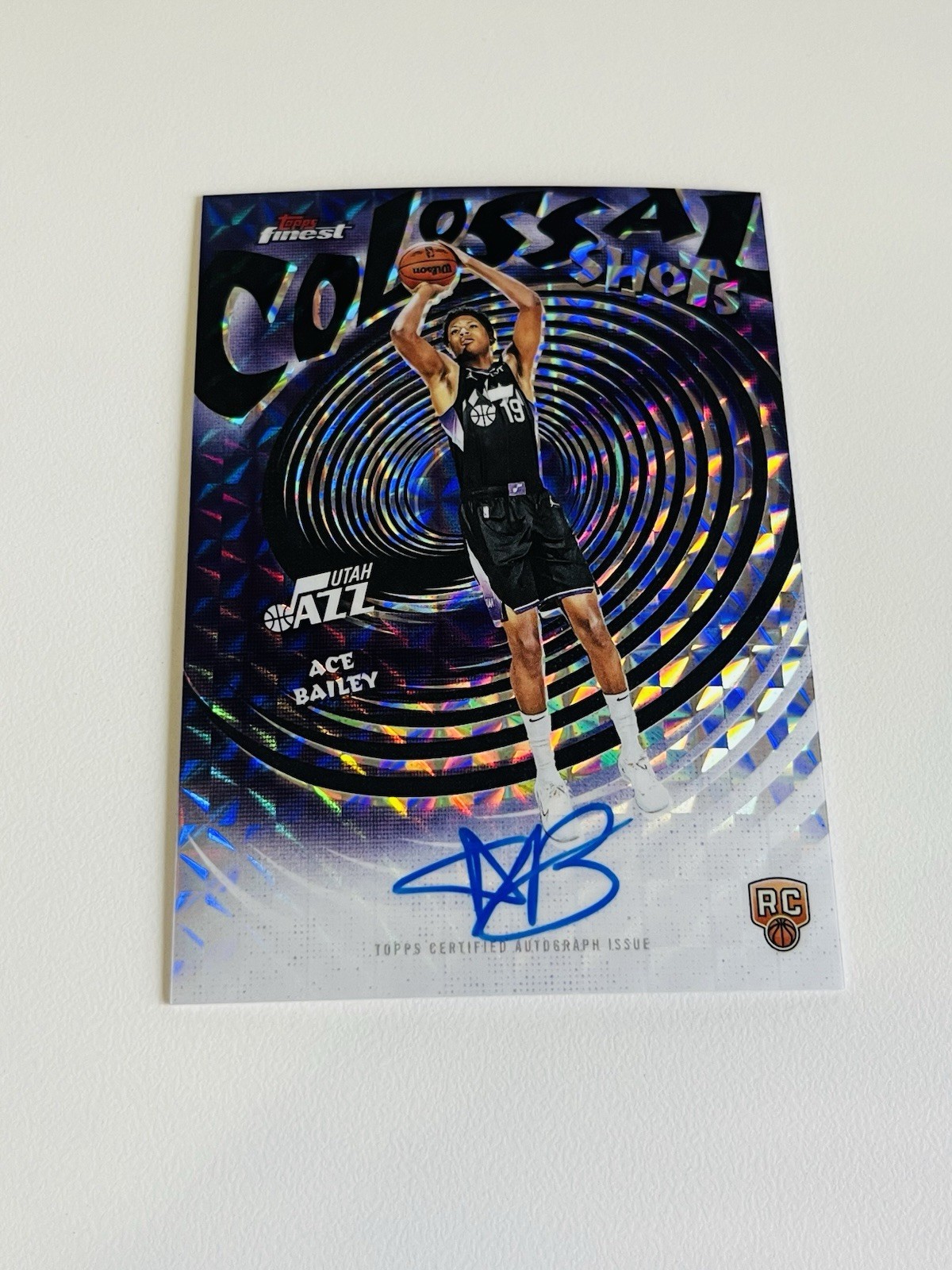 2025-26 Topps Finest Ace Bailey Colossal Shots Auto RC Geometric Utah Jazz