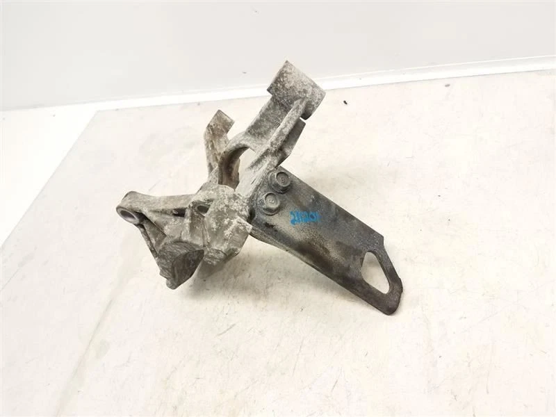 2014 Subaru Legacy Outback (2.5L / CVT) AC Compressor Bracket - Image 2 of 4