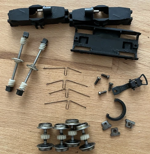 Ersatzteile für PIKO / Gützold Diesellok BR 118 / V 180  Spur H0, DDR Produkt