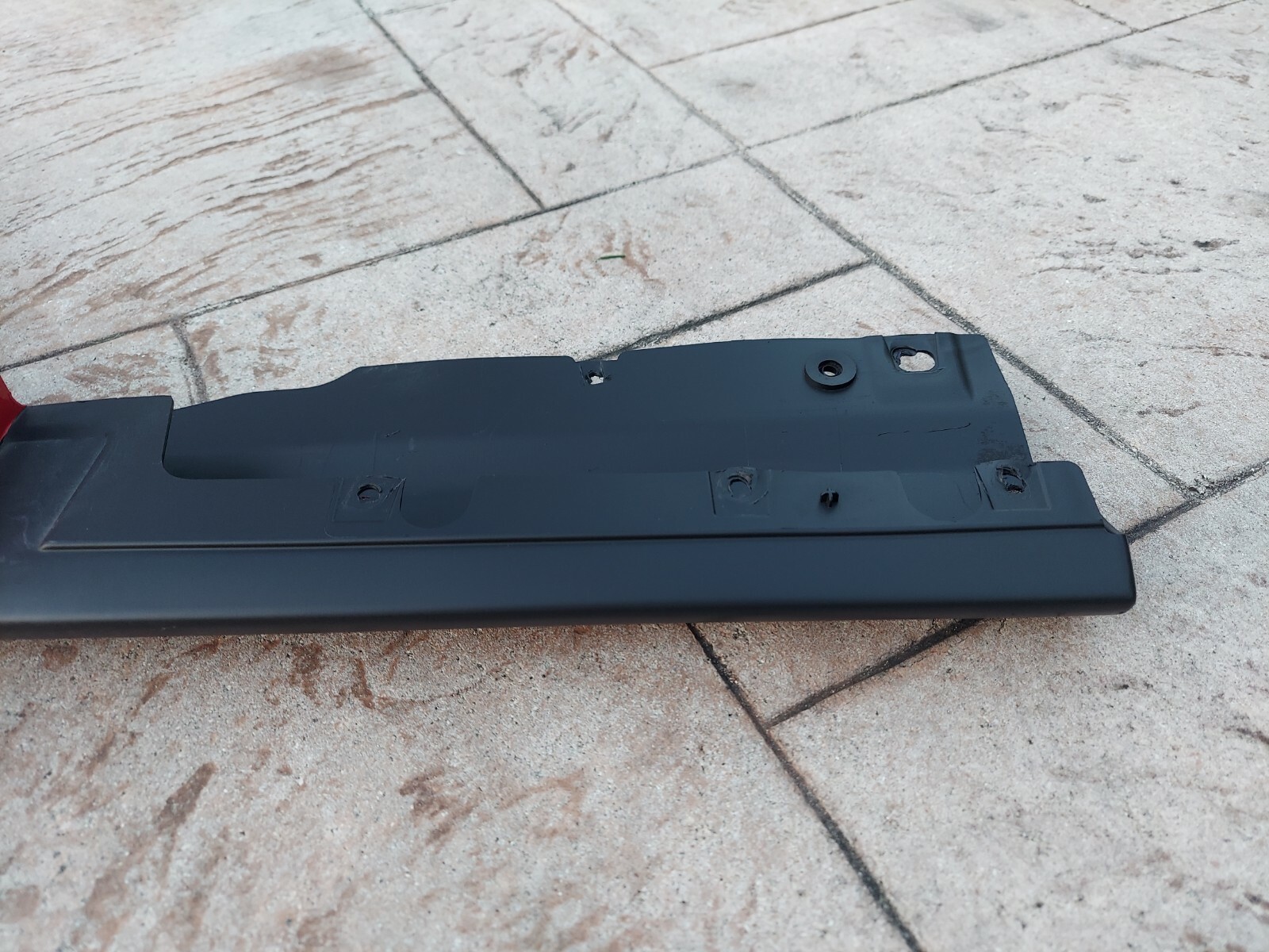 2019 2020 2021 FERRARI PORTOFINO RIGHT SKIRT ROCKER MOLDING, PASSENGER SIDE