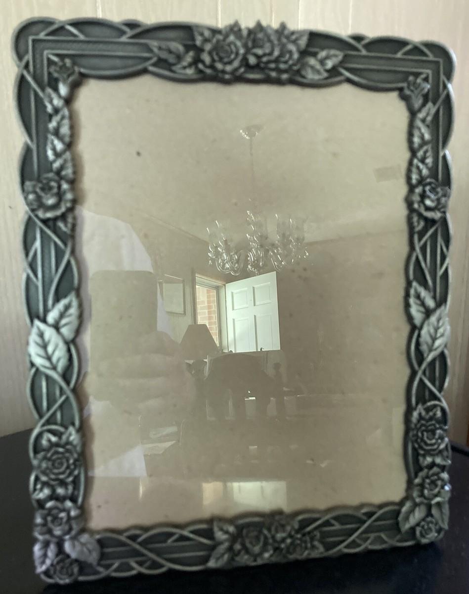 レア PHOTOGRAPHIC PORTRAIT PRIZE 2004 Lot 469: Peter Max Colored Lithograph, Crimson Lady | Case