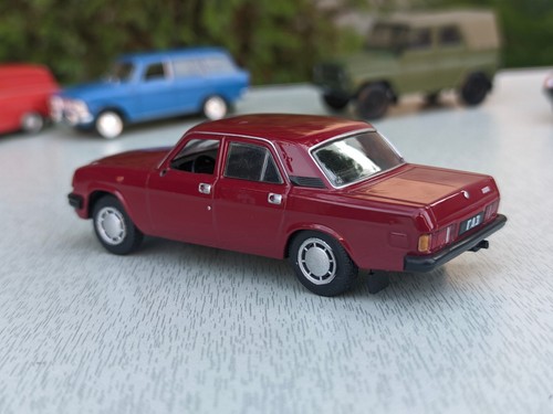 Diecast Soviet car GAZ 31029 Volga DeAGOSTINI 1/43 Scale ГАЗ 31029 Волга - Picture 3 of 3
