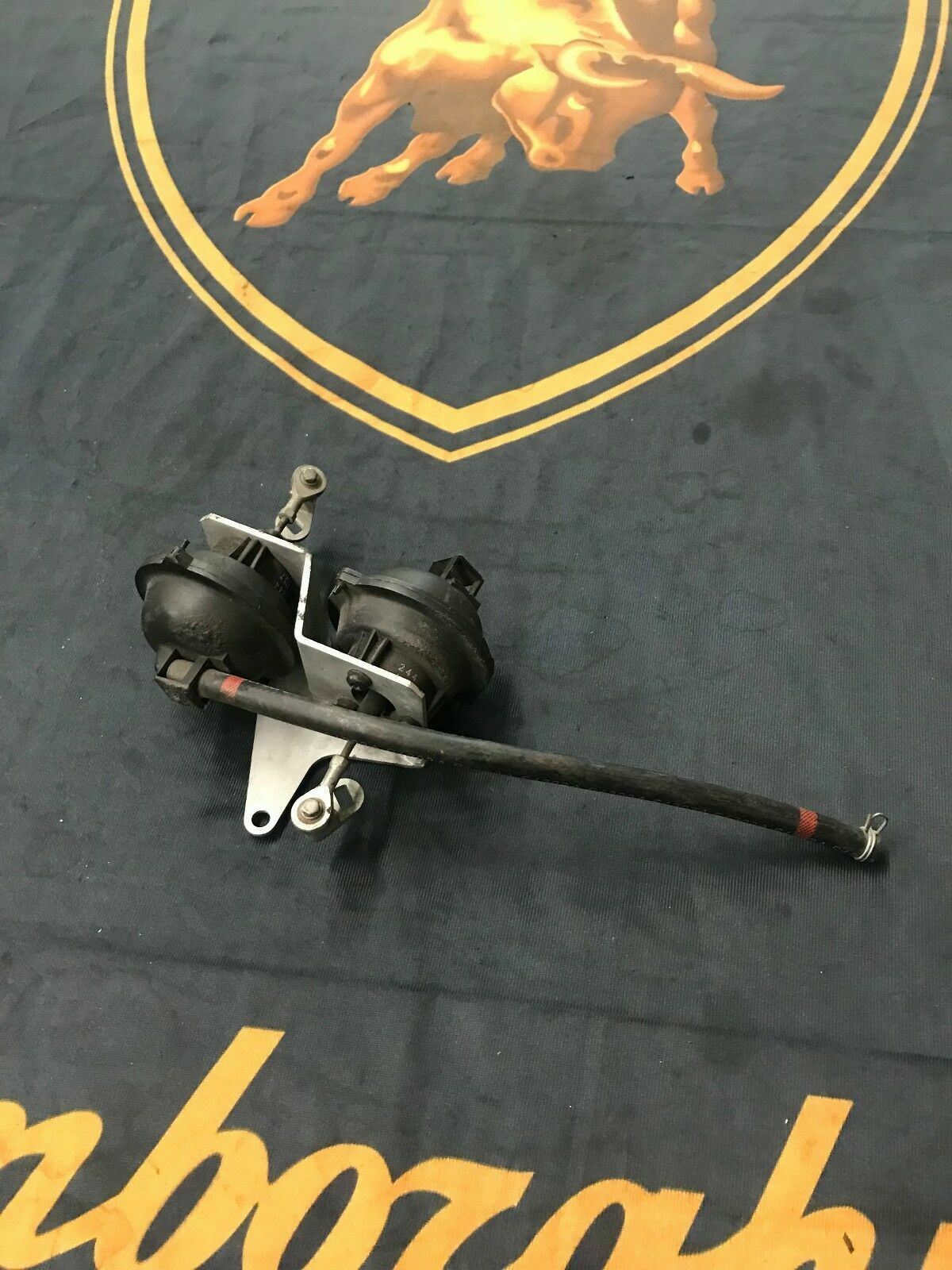 LAMBORGHINI DIABLO MURCIELAGO LP640 THROTTLE BODY ACTUATOR COMPLETE BRACKET OEM