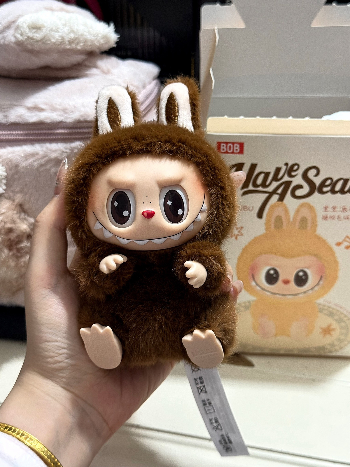 Auténticos monstruos pop mart Labubu tienen un asiento vinilo sellado (1 caja ciega figuras)