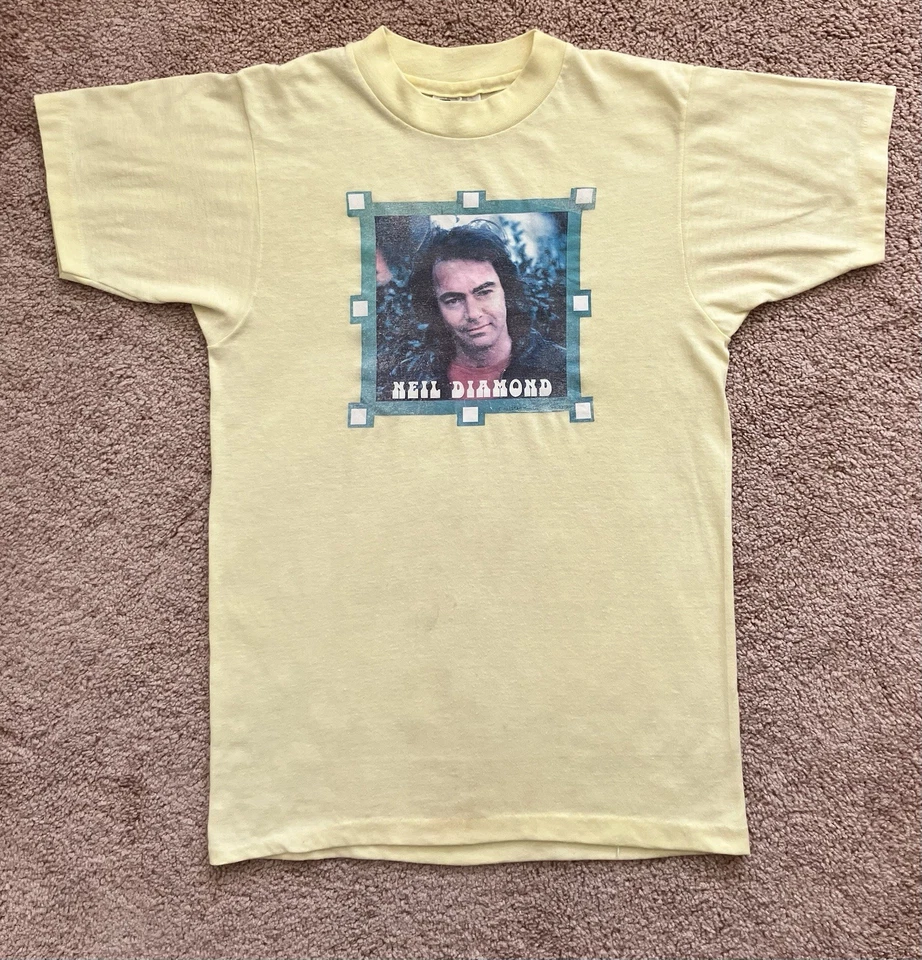 Camiseta Neil Diamond 1976 rara 1 de 1 en eBay vintage talla S 34-36 amarilla EE. UU. Foto 2 de 4