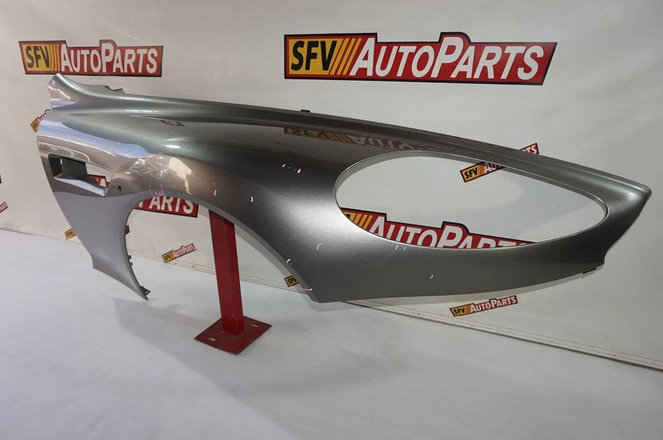 Guardabarros pasajero derecho Aston Martin DBS 2007 2008 2009 2010 2011 8D33-16005-AG Foto 3 de 4