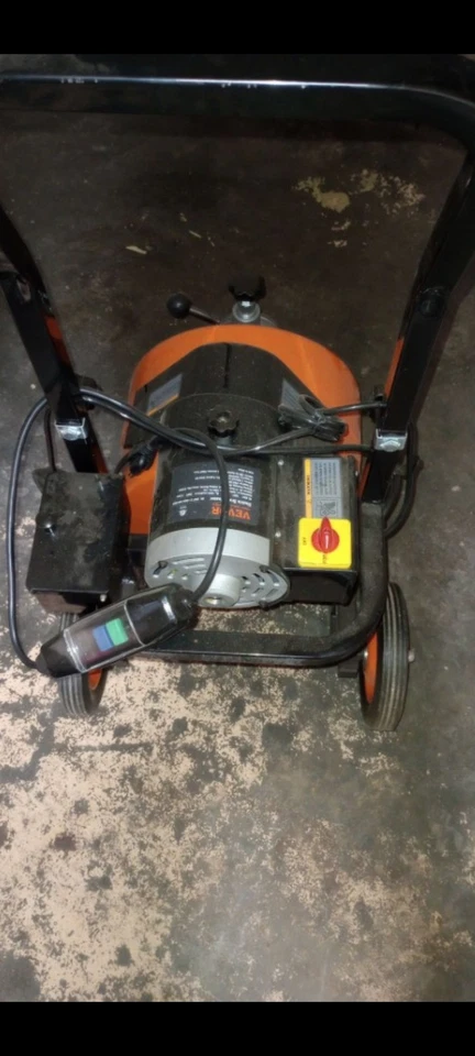 VEVOR Drain Cleaner Machine Snake Sewer Electric Drain Auger Auto Feed 100'x1/2 - Image 3 of 4