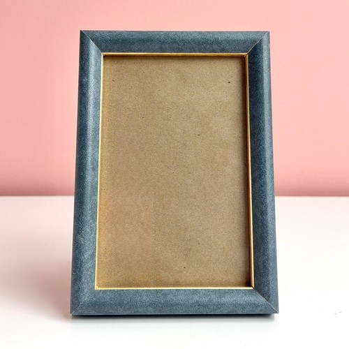 Vintage Faux Leather Curved Border Frame for 4x6 Photo