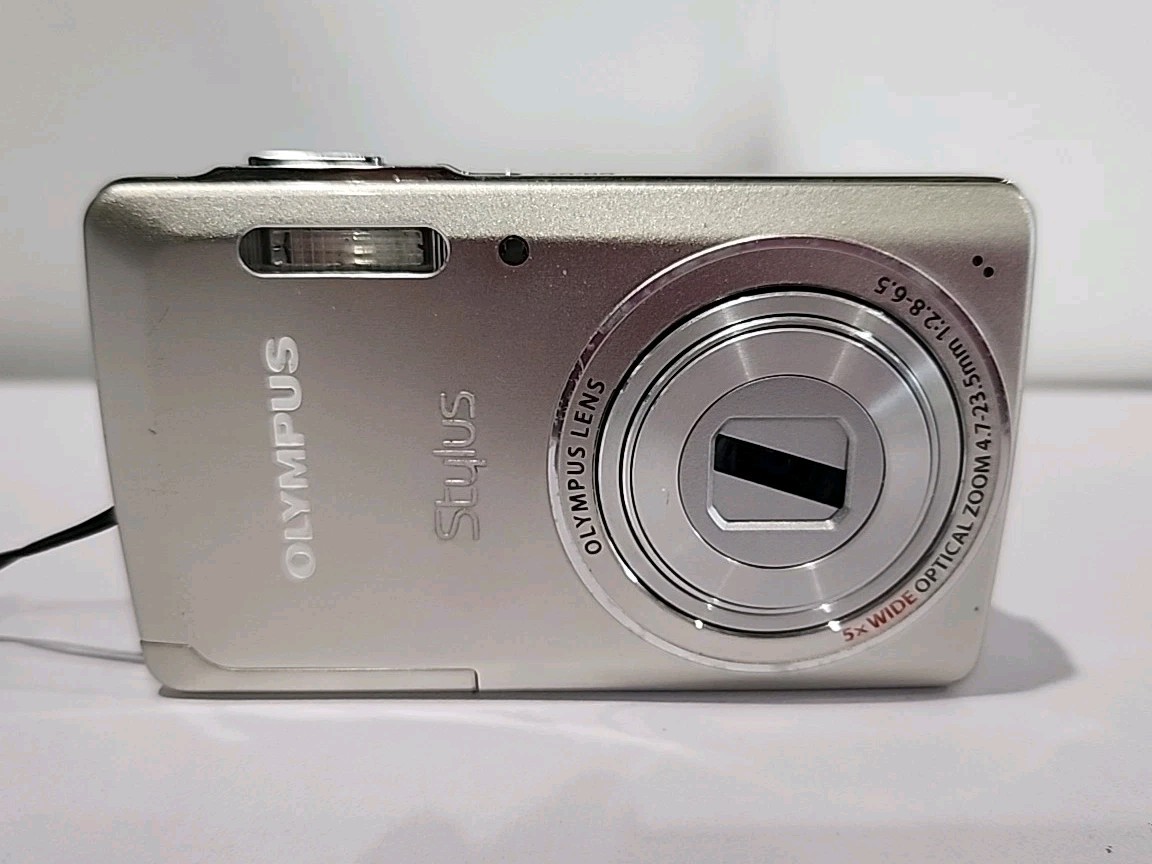 Olympus Stylus 5010 14MP 5x Wide Optical Zoom Digital Camera PARTS