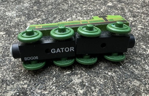 HTF GATOR GREEN TRAIN ENGINE THOMAS & FRIENDS WOODEN RAILWAY EXC! - Picture 6 of 6