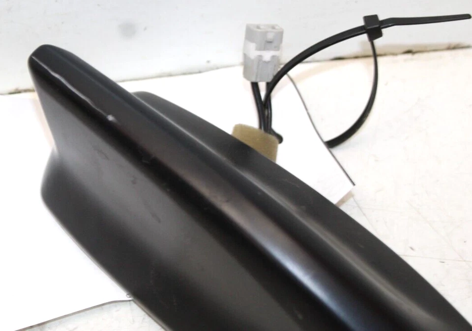 Conjunto de antena Subaru Outback 2016-19 OEM P/N 86321AL66A Foto 3 de 4