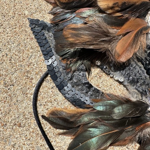 Vintage Feather Face Mask Headdress Masquerade Sequins Jewels Felt Tie Back - Picture 16 of 22