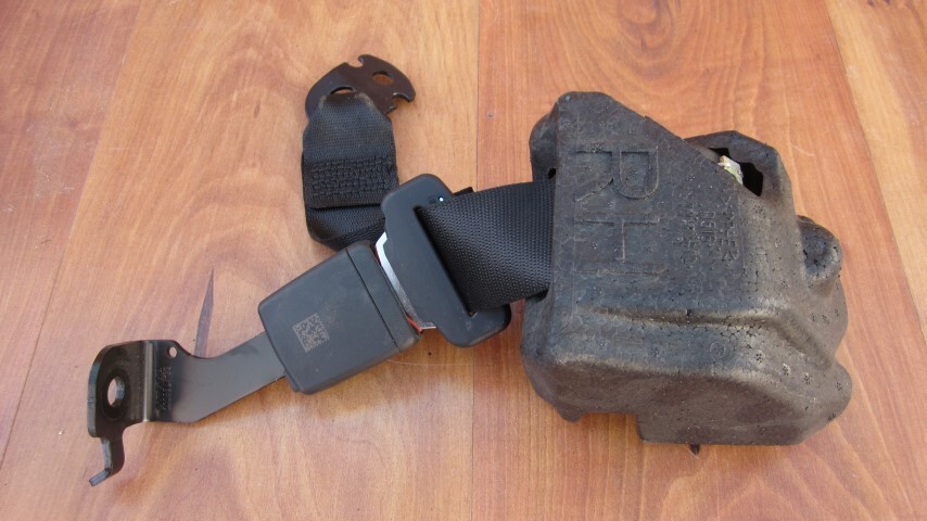 Maserati Levante Rear Right Seat Belt and Buckle 634173700c