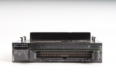 Omron CJ2M-MD211/MD211 Entrée / Sortie Unité