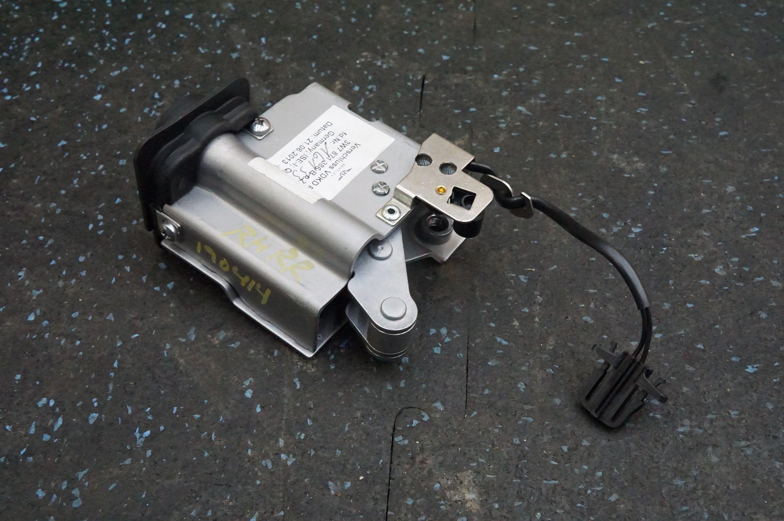 Right Convertible Roof Top Latch 3W7871386B OEM Bentley Continental GTC 2006-18