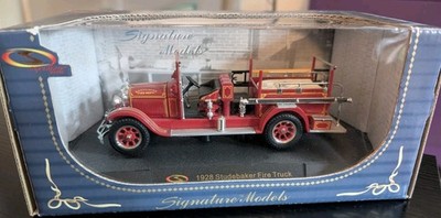 1928 Studebaker Fire Truck Feuerwehrauto 1:32 