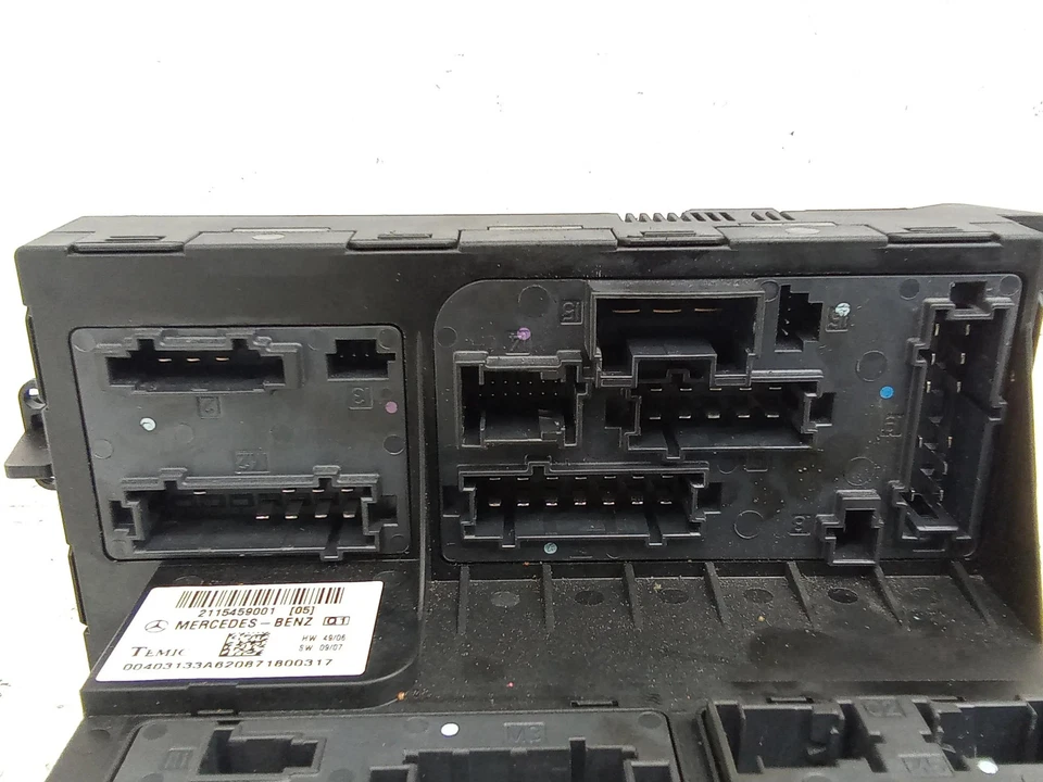 Scatola fusibili MERCEDES-BENZ CLS C219 A2115459001 2.99 Diesel 165kw 27684239 - Immagine 2 di 4