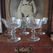 5 ANCIENNES COUPES A CHAMPAGNE EN CRISTAL