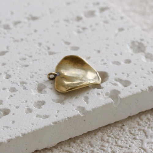 Dije de latón macizo enchapado premium - disco ondulado 15,3 x 14,7 mm (4909C-3) - Imagen 9 de 10