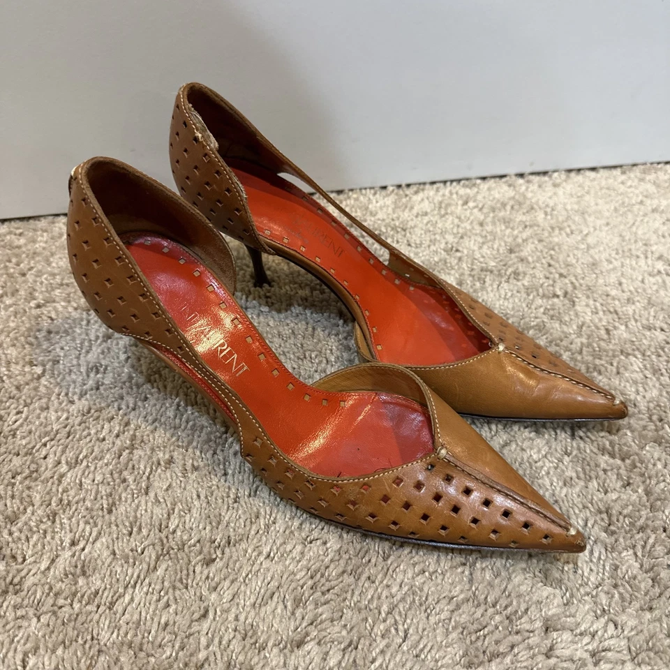 Zapatos de salón Yves Saint Laurent para mujer talla 36 de cuero con recorte hechos en Italia Foto 3 de 4