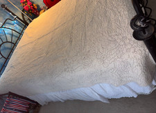 Vintage Beautiful Elegant 100 Cotton Coverlet/Quilt Full/Queen 88"x92"