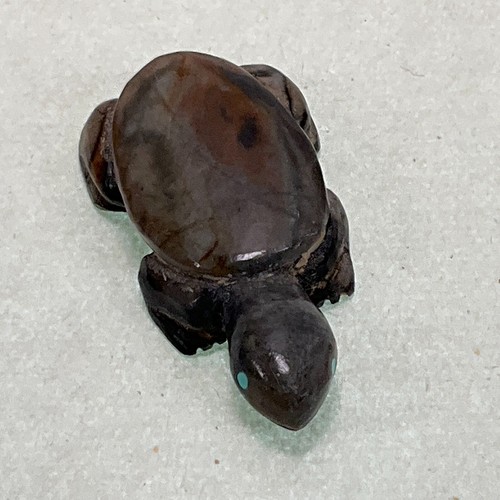 Zuni handgeschnitzte 2" Steinschildkröte - signiert Brian Yatsattie - Bild 2 von 7
