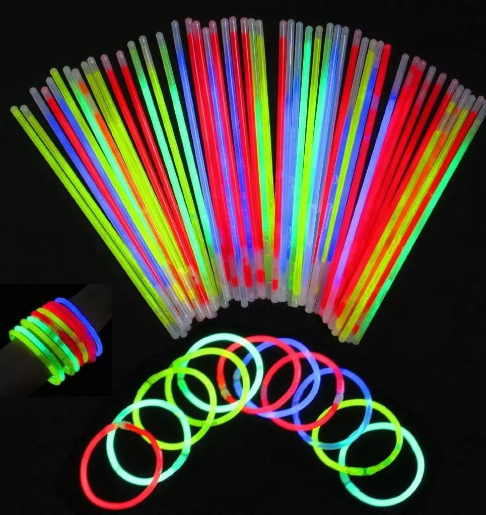 100 Pcs eight-color Party Fluorescence Light Glow Sticks Bracelets