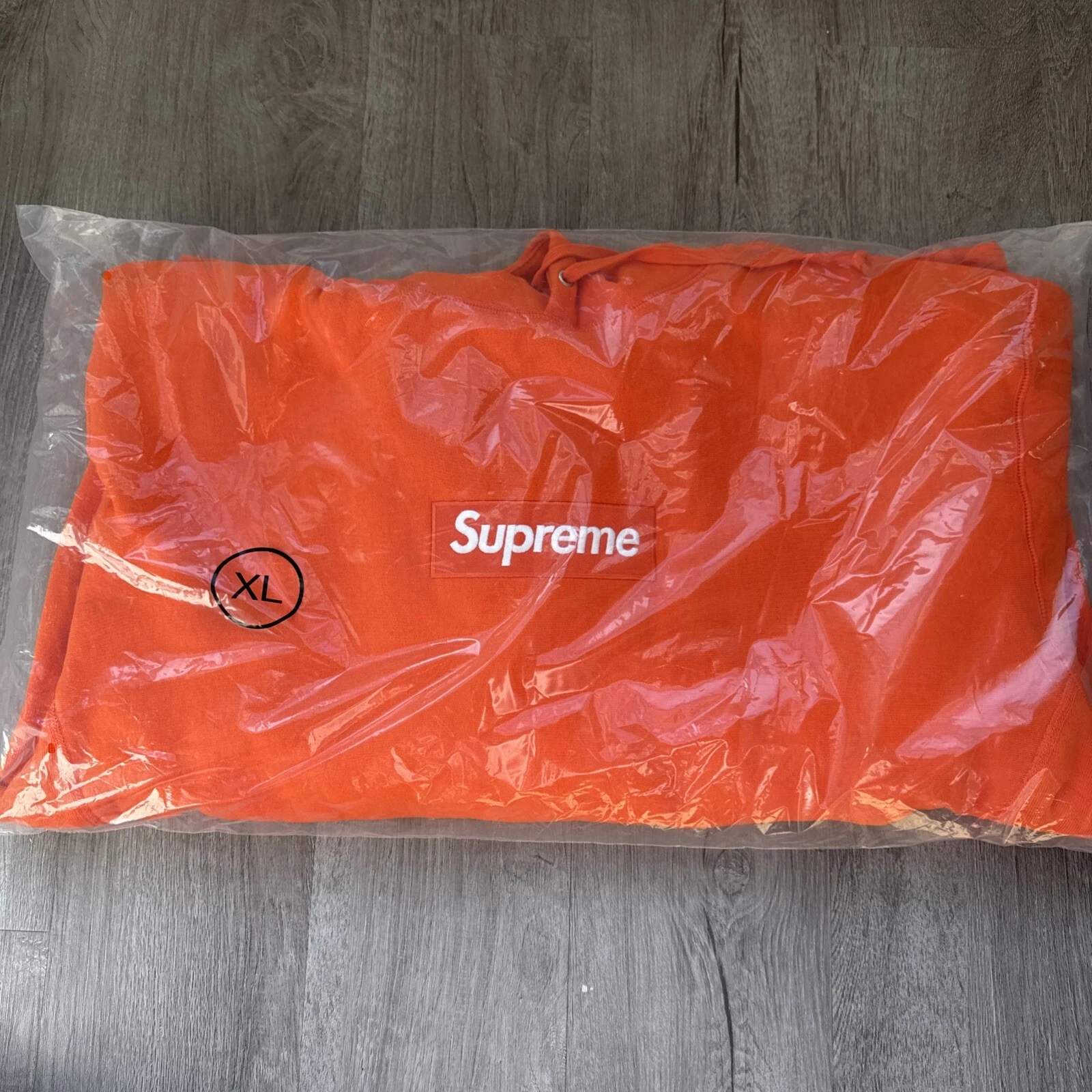 Sweat à capuche 2024 authentique logo Supreme Box orange foncé taille XL FW24 à la main