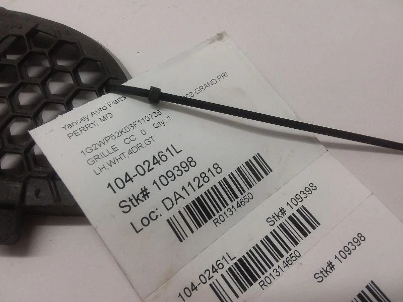 1997-2003 Pontiac Grand Prix driver grade esquerda embutida no para-choque - Imagem 3 de 4