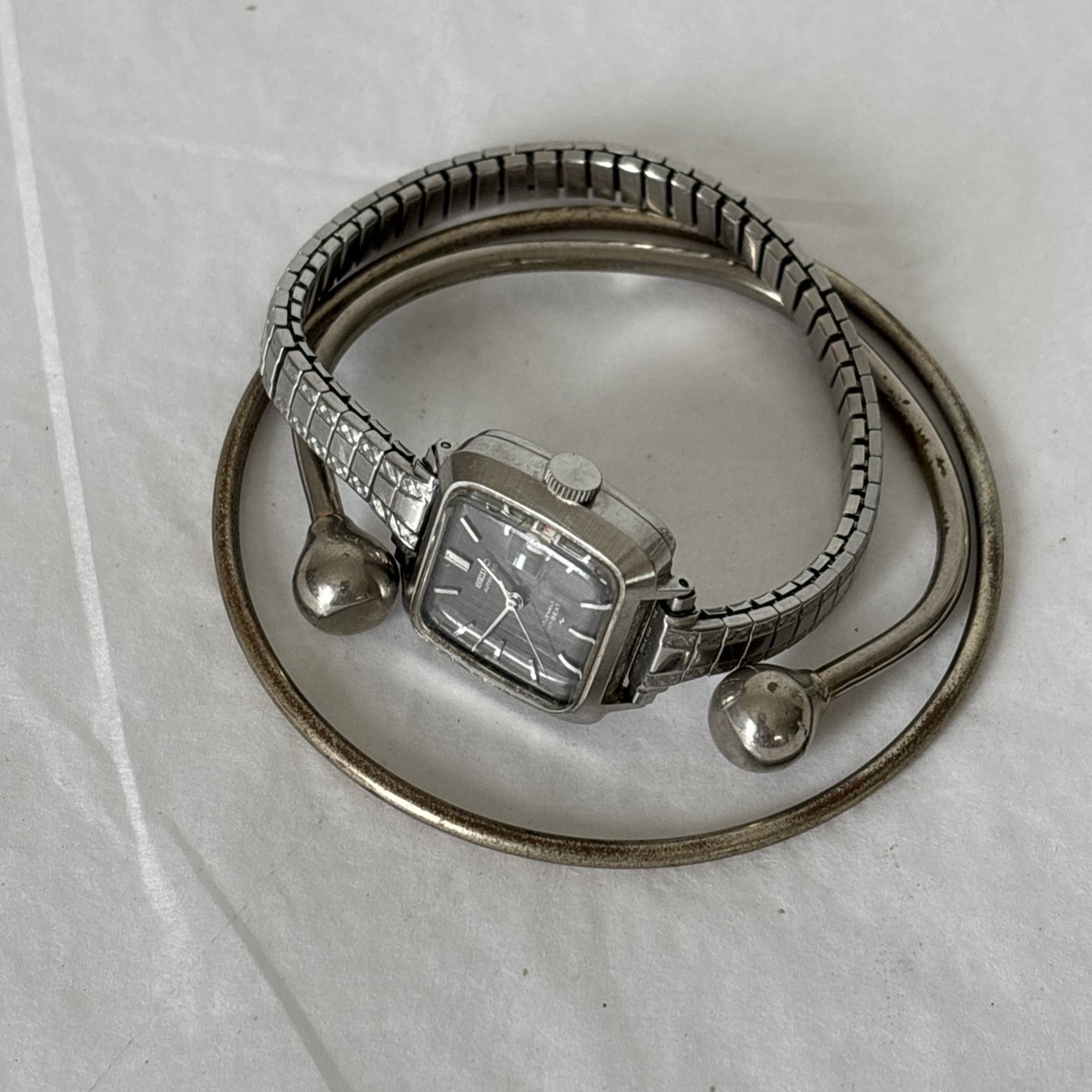 Vintage Seiko Women’s Watch 2205-3009 Hi-Beat Automatic 17J Dainty Bracelet Vintage Seiko Women main image 3
