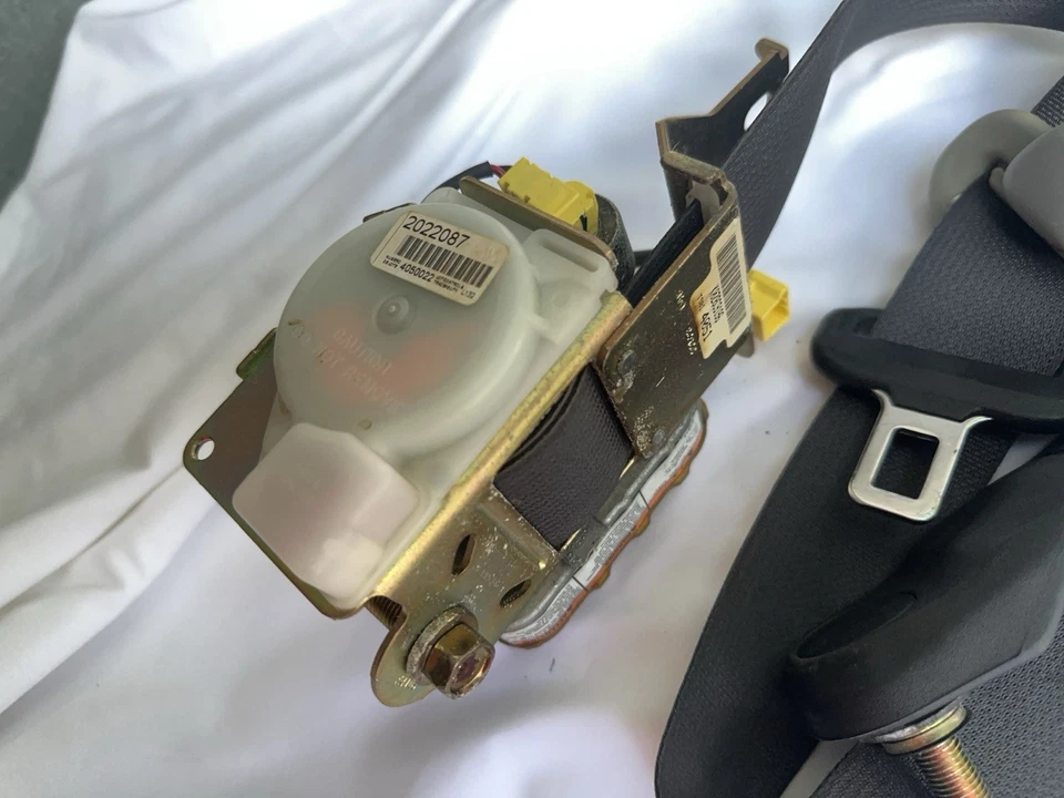 2003-07 HONDA ACCORD 2 DOOR COUPE DRIVER LEFT SEAT BELT RETRACTOR Black - Image 3 of 3