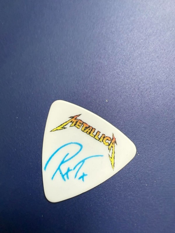 ((( METALLICA ))) guitar pick (one pick) VERY RARE #17