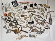 ??Job Lot of Assorted Keys & A Few Padlocks??