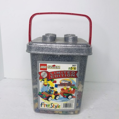Vintage Lego Pieces Mixed Lot 2 Pounds With Silver Storage Container Legos - 第 1/6 張圖片