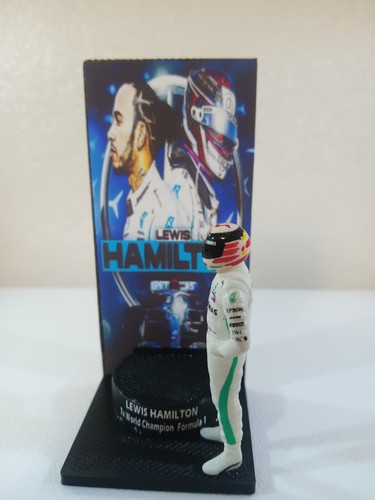 Figura 1/43 Lewis Hamilton Mercedes 7x World Champion Fórmula 1 + Podium Tribute - Imagen 8 de 11