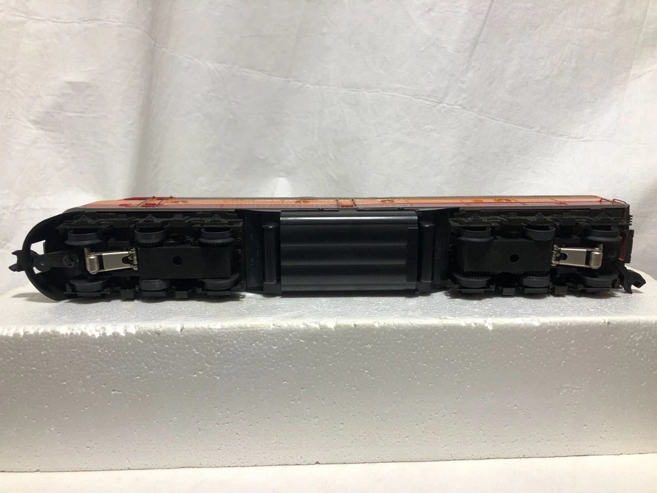 O Scale Weaver GS  Southrn Pacific E-8 AA Powered Diesel Locomotive w/ QSI - Image 4 of 4