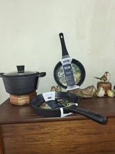 D&W Deane and White 4 Piece  Cookware  Skillets And Casseroles BLACK NEW